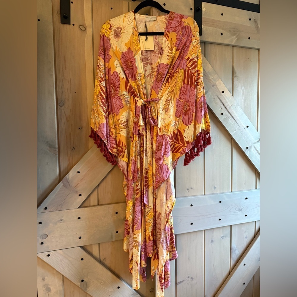 NWT Dress Forum Floral Kimono with Tassels - Picture 4 of 8